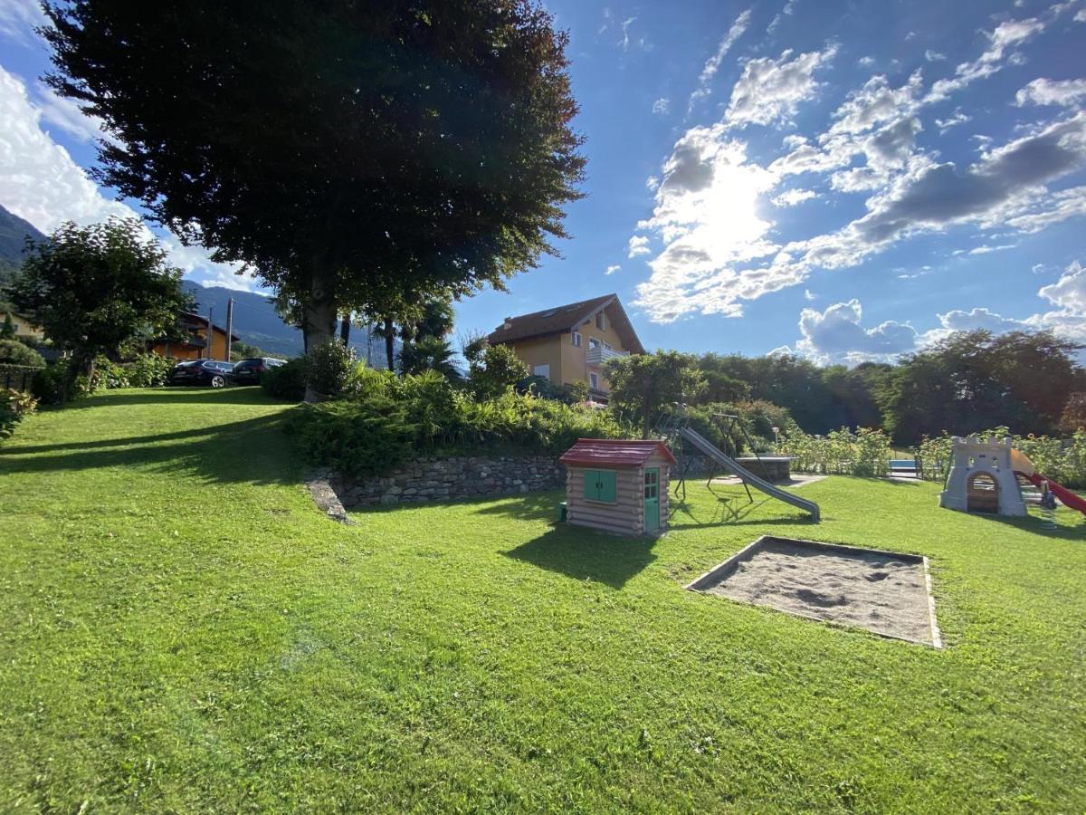 Bellavista A Garten Appartement Mit Pool Colico Εξωτερικό φωτογραφία